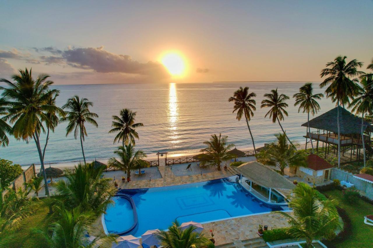 Sunny Palms Beach Bungalows Uroa Exteriér fotografie